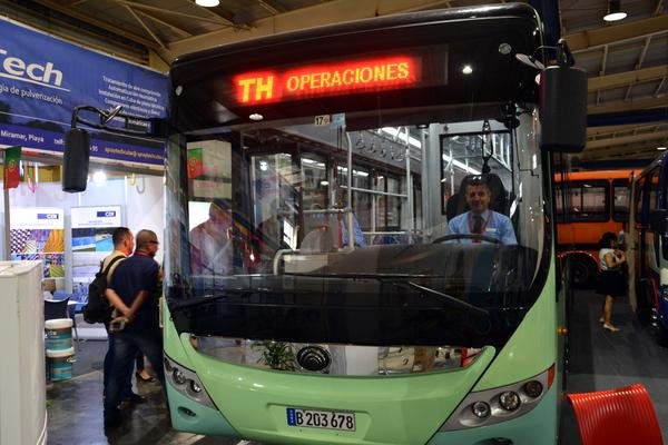 CUBA-LA HABANA-OMNIBUS ELÉCTRICOS YUTONG EN CUBAINDUSTRIA 2018