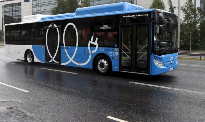 Pohjolan Liikenteen sähköbussilaivue ennakkoesittelyssä