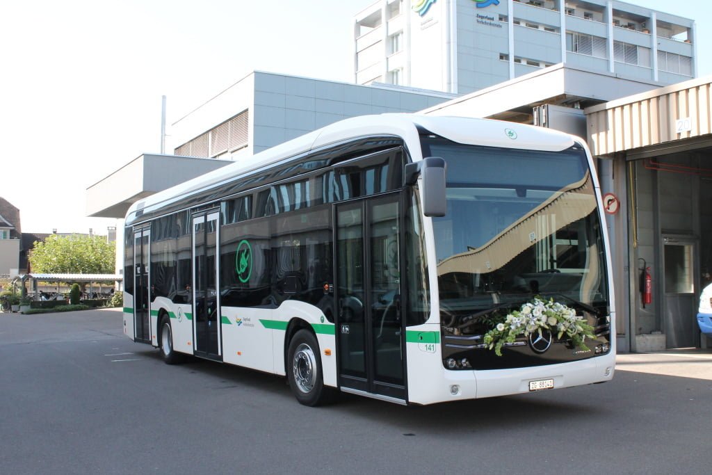 Emissionsfreie Doppel-Premiere der ersten zwei vollelektrisch angetriebenen Mercedes-Benz eCitaro für die Zugerland Verkehrsbetriebe und Bus OstschweizTwo emission-free premieres at Zugerland Verkehrsbetriebe and Bus Ostschweiz with the delivery of thei