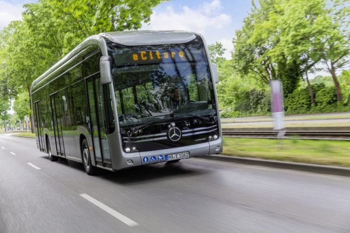 Mercedes-Benz eCitaro mit vollelektrischem AntriebMercedes-Benz eCitaro with all-electric drive