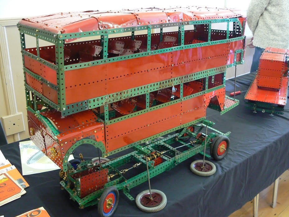 Meccano, el famoso sistema de construcción de juguetes creado en 1898 en el  que también existen colectivos para armar » Revista Colectibondi