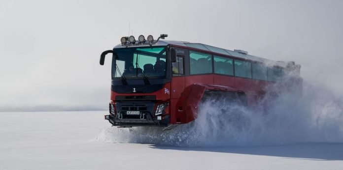 ICELAND-ENVIRONMENT-TOURISM-AUTOMOBILE-CLIMATE