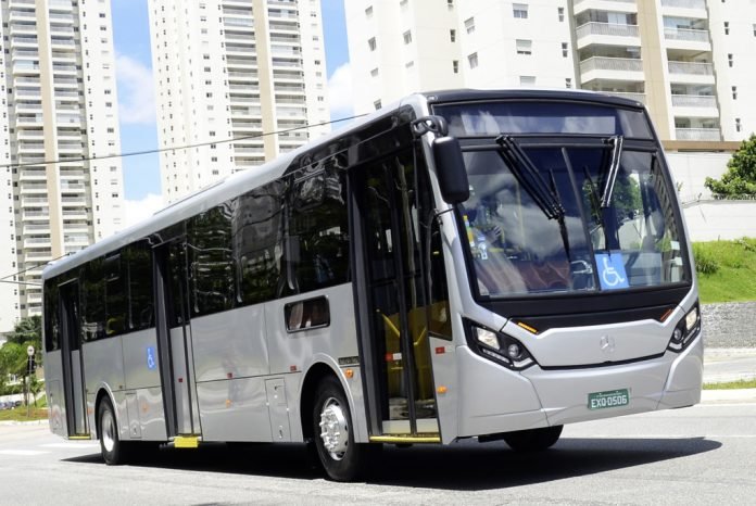 Bis zu 100 Fahrgastplätze: Daimler Buses bringt den Mercedes-Benz Super Padron auf den brasilianischen MarktSpace for up to 100 passengers: Daimler Buses is launching the Mercedes-Benz Super Padron on the Brazilian market